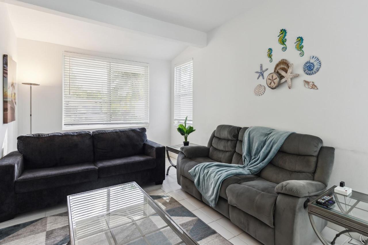 Chic Fort Lauderdale House With Private Pool ภายนอก รูปภาพ
