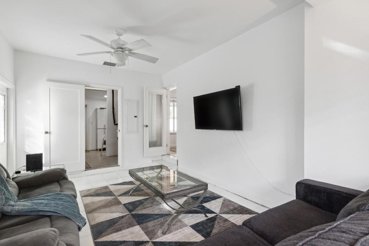 Chic Fort Lauderdale House With Private Pool ภายนอก รูปภาพ